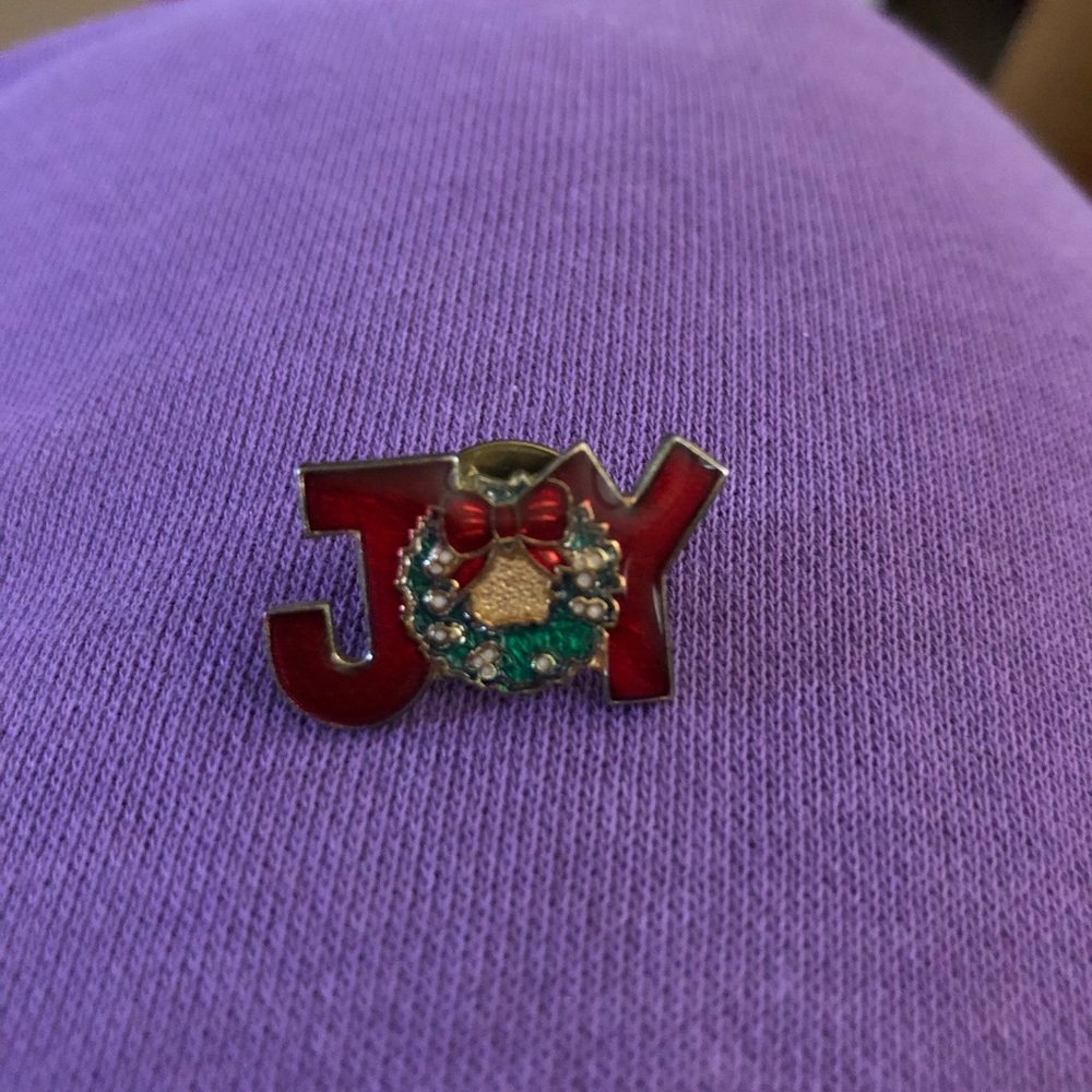 Christmas Brooch-Spells ‘Joy’ Red/Green-3/4”x1/2”